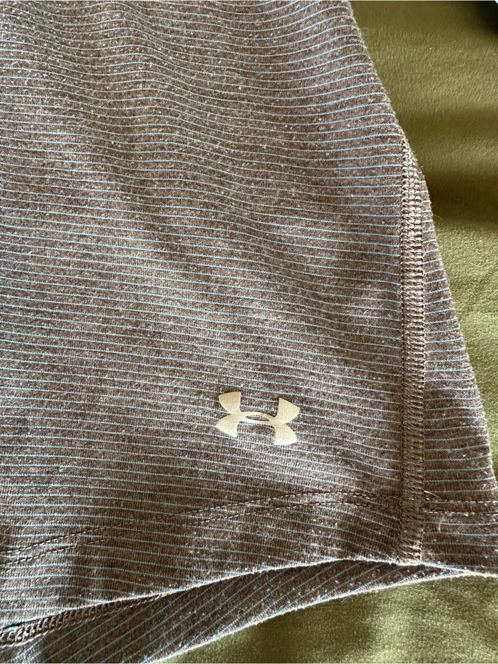 Under Armour Women's blue Long-Sleeve Scoop Neck Top - Picture 5 of 5